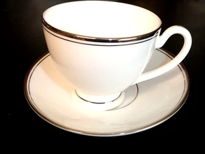 Taza de té y platillo platino Waterford China Kilbarry - Imagen 1 de 5