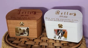 Personalisierte Haustier-Gedenkurnenbox für Hunde und Katzen mit Fotoaufsteller - - Bild 1 von 3