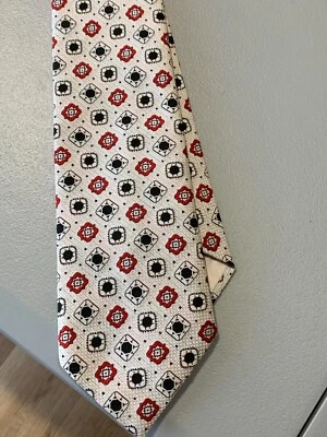 VTG Men's Tie Leonardo Textured Abstract Art White Red Black 28 inches long - Image 1 of 4