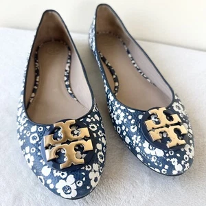 Tory Burch Claire Ballet Flat Tumbled Leather Women's Sz 9.5 Navy Ivory Floral - Picture 1 of 9