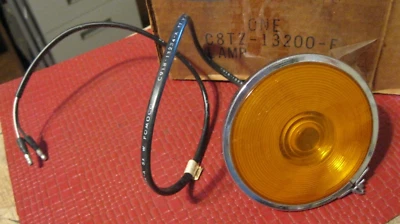 Conjunto de lámpara de estacionamiento Ford Truck P100-500 1964-1972 nuevo de lote, C8TZ-13200-F Foto 1 de 2