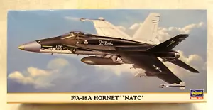 RARE 1/72 Hasegawa F/A-18A HORNET 'NATC' - 'D'SKUNK - FACTORY COMPLETE - Bild 1 von 3