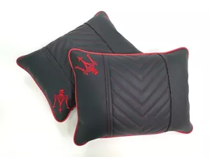 Almohadas a juego interiores Maserati, par negro/rojo/negro - Imagen 1 de 5