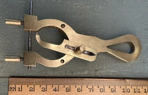 VINTAGE UNBRANDED HEAVY-DUTY BRASS CALIPER : WATCHMAKER / JEWELER TOOL - Picture 1 of 7