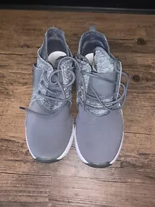 Reebok Turnzone SZ 8 White And Gray Shoes In Used Condition - Picture 1 of 5