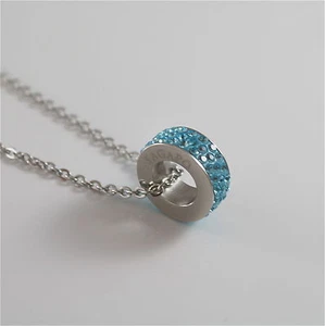 Collier S' Agapo Acier Cristal Anneau SCR08 Avec Cristaux Bleus Et Chaîne 45 CM - Picture 1 of 1