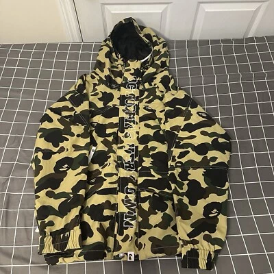Chaqueta de Snowboard Bape x OVO (1ª Versión) Amarillo Camuflaje (Talla Grande) Foto 1 de 4