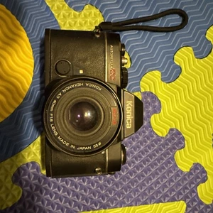 Cámara Konica Autoreflex TC 35 mm con lente Hexanon AR 40 mm SIN PROBAR como está - Imagen 1 de 6