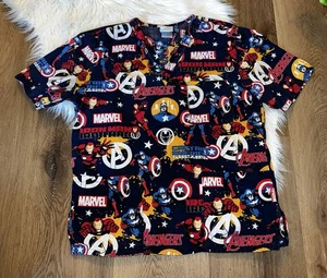 Blusa Médica Exfoliante Marvel Avengers para Mujer con 3 Bolsillos Talla Pequeña - Imagen 1 de 4