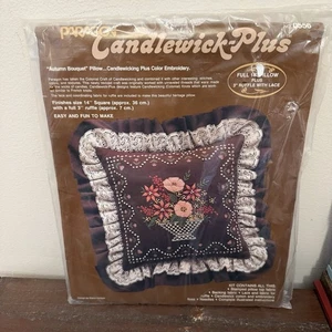PARAGON NEEDLECRAFT CANDLEWICK-PLUS EMBROIDERY AUTUMN BOUQUET PILLOW KIT 0556 - Afbeelding 1 van 10