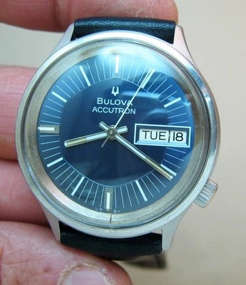 SERVICED ACCUTRON BULOVA 2182 STAINLESS STEEL TUNING FORK MEN's WATCH N6 - Image 1 of 4