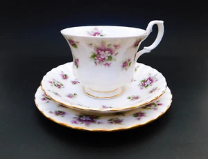 Royal Albert SWEET VIOLETS Tea Cup Saucer Plate Vintage Bone China Montrose - Imagen 1 de 12