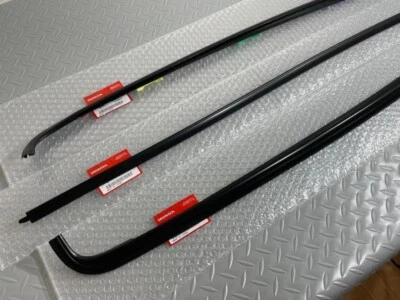 HONDA Genuino OEM Civic 1992-1995 MOLDURA FR PARABRISAS LADO DERECHO Y DERECHO SUPERIOR Juego Foto 1 de 2