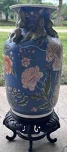 VINTAGE GROSSE VASE, FLORAL, EIDECHSEN UND FOO HUNDE, , BLAU, WEISS Macau Handbemalt, - Bild 1 von 11