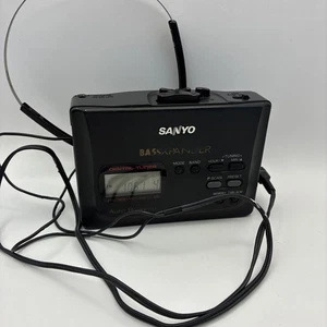 Sanyo Lettore Cassette Stereo MGR-908 AM FM Walkman Auto Reverse-Testato - Foto 1 di 17