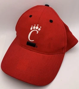 Baseballkappe Cincinnati Bearcats NCAA College rot verstellbarer Riemen hinten gebraucht, in einwandfreiem Zustand - Bild 1 von 10