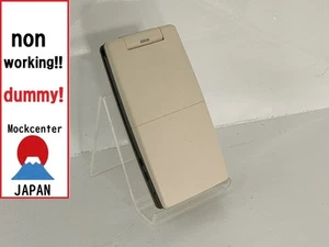 【Factice !】 PANTECH NS02 (couleur blanc) au-japon téléphone portable qui ne fonctionne pas - Photo 1 sur 3
