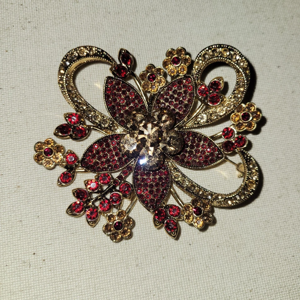 Broche prendedor Avon 2006 pedrería rojo rubí y ámbar en oro 35 aniversario 3"" Foto 1 de 4
