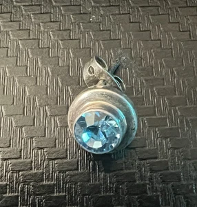 Vintage 925 Sterling Silver Blue Topaz Stud Earring 1.6 Grams - Picture 1 of 5