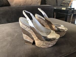 ALICE + OLIVIA platform wedge Mirrored Gold Cork. sz37