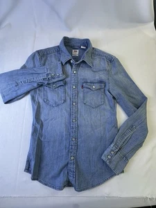 Levis Denim Shirt Womens Slim SIZE XS Blue Sawtooth Pearl Snap Red Tab Western - Bild 1 von 9