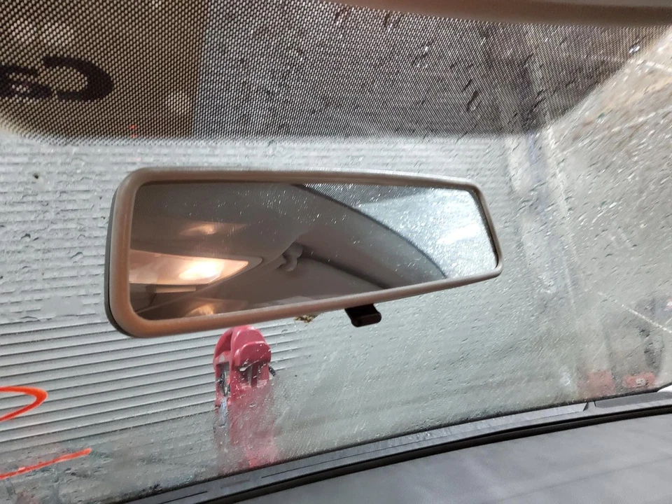 Espejo retrovisor interior delantero central usado se adapta a: Volkswagen Passat SW 2018 delantero Foto 1 de 4