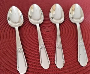 Wm Rogers Memory Hiawatha SILVERPLATE FLATWARE  IS Four Teaspoons 1937 - Picture 1 of 3