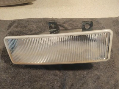Ford F250, Expedition: 1997,1998, Left Side Bumper Mounted Fog Light - Image 1 of 4