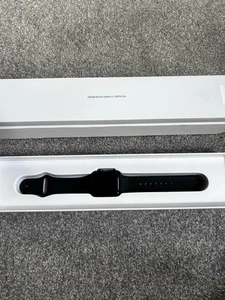 Apple Watch Series 3 38mm Aluminium - Picture 1 of 5