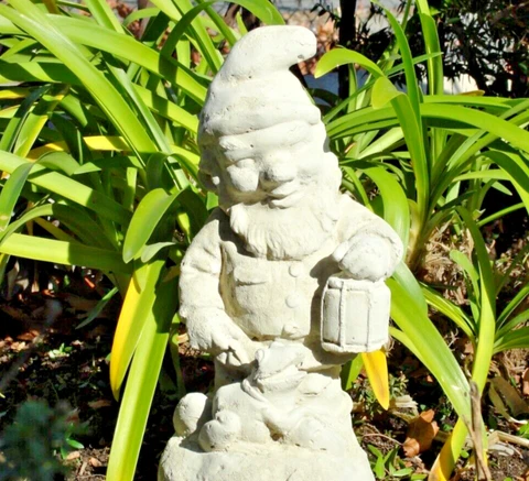 VINTAGE GNOME STATUE w/ PET FROG: Solid Concrete Outdoor Garden Lawn Yard Décor Cover