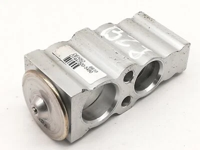 Válvula de expansión aire acondicionado híbrido TOYOTA C-Hr X1 1.8 DT447500-5490 2018 Foto 1 de 3