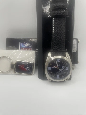 New England Patriots Watch And Keychain Gift Set Cover