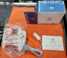 SEGA Dreamcast Gamepad (MK55100-50) NIB New in Opened Box! 