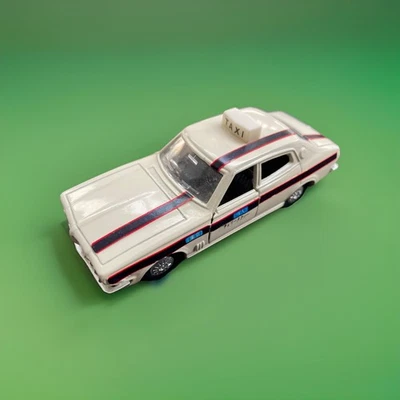 Taxi Japonais Nissan Gloria Années 1980 Diapet 1/43 Impeccable  - Photo 1/4