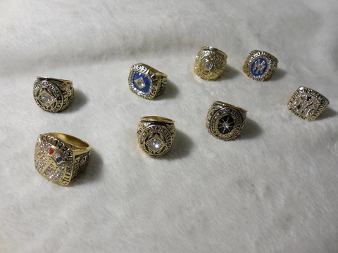 8 REPLICA NEW YORK YANKEE WORLD SERIES RINGS Cover
