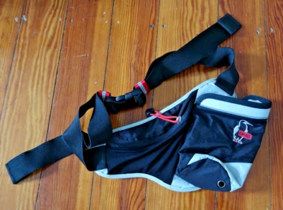 Chums Riñonera Negro Gris Bolso Ajustable Cinturón Portabotellas Viaje Senderismo Gimnasio Foto 1 de 4