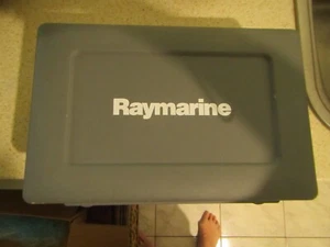 Raymarine C120W E62113 Chart Plotter - Picture 1 of 6