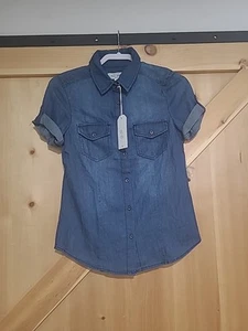 NWT Wax Jean Size Small Blue Chambray Short Sleeve Button Up Top - Picture 1 of 13
