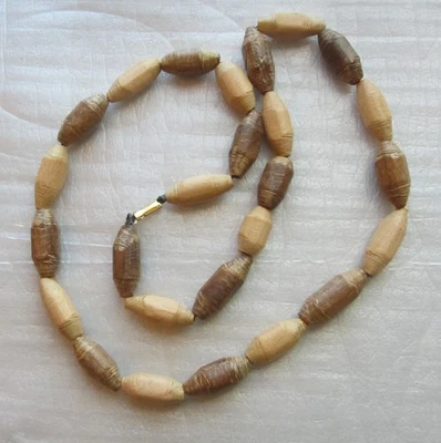 Collar de cuentas de madera tallada #joyería #moda #collar #madera Foto 1 de 4