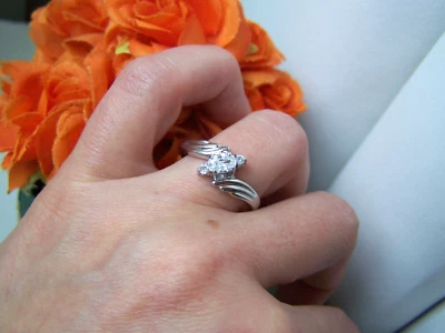 GORGEOUS VINTAGE STYLE 925 SOLID STERLING SILVER ENGAGEMENT DRESS RING SIZE V - Image 1 of 4