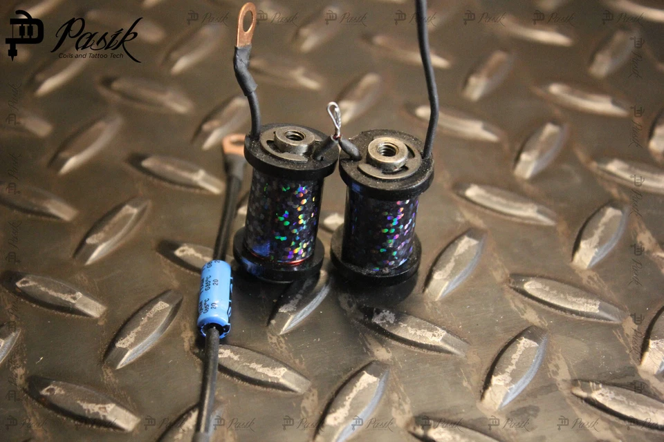 1 1/4" tattoo coils 6 wrap black holographic foil black washers - Image 1 of 3