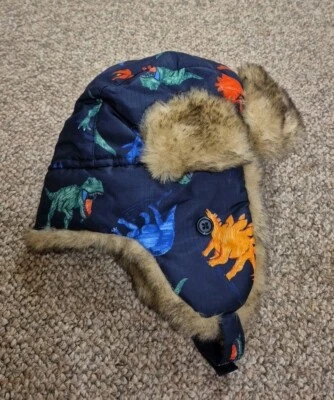 Childrens Place ребенка ясельного возраста мальчиков Dino траппер шляпа с ушными клапанами петля подбородок ремень новый - Изображение 1 из 4