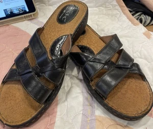 Born Womens Slides Sandals Black Comfort Leather Wedge Heel Slip On Stitching 9 - Picture 1 of 12