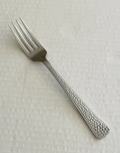World Tableware WT Stainless Stoneleigh Dinner Fork Glossy Hammered - Picture 1 of 4
