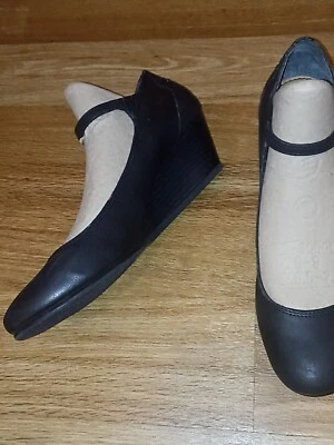 Damen Esprit Keilabsatz Sandalen Sandaletten Schwarz Gr. 41 - Bild 1 von 4