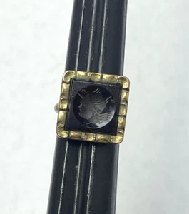 Nachlass antiker geschnitzter Glas Ritter Ring - Bild 1 von 5