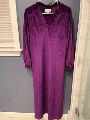 Vintage Saybury Purple Velour Nightgown/housecoat - Image 1 of 4