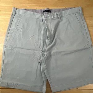 Tommy Hilfiger Shorts Mens Adult Size 40 Blue Casual Wear Flat Front - Picture 1 of 11