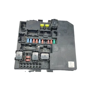 Caja Fusibles Nissan ( NV200 ) 284B7JX50A - Foto 1 di 3