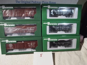 BOWSER DELAWARE & HUDSON FREIGHT CARS 3-55t HOPPERS, 3-50fT RND ROOF BOX DH-5 - Picture 1 of 4